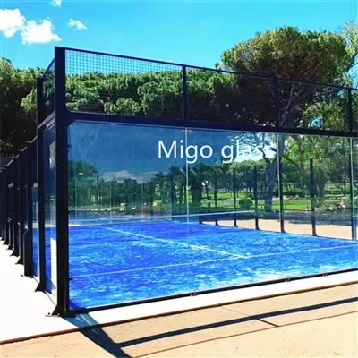 Gloine Cúirteanna Leadóige Padel